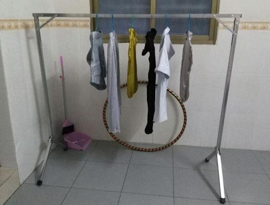  “门框”形晾衣架