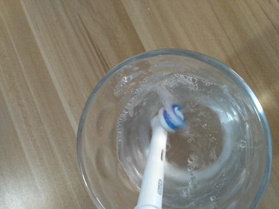 3D电动牙刷的水花情况