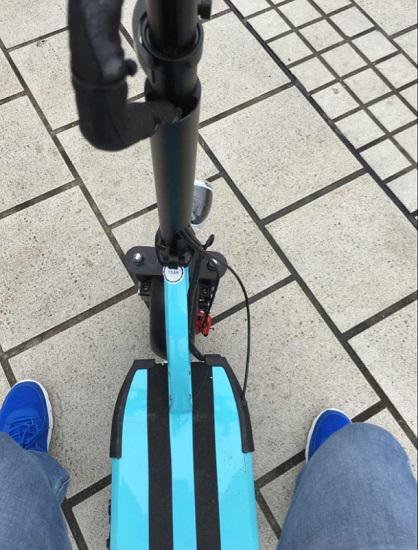 阵风越野型电动滑板车