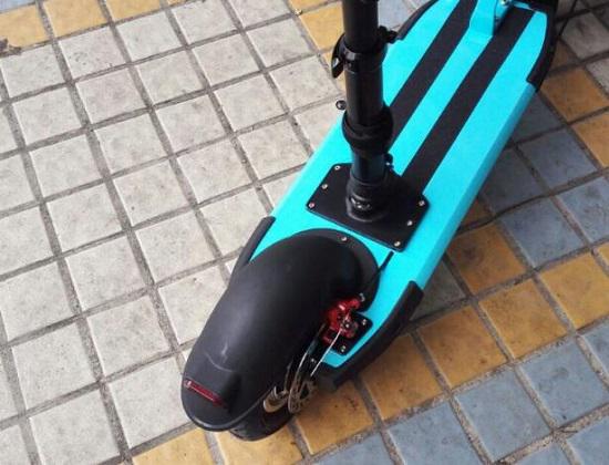阵风越野型电动滑板车