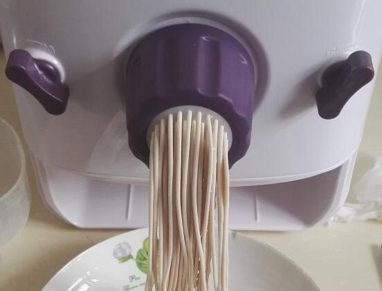 自面制面的美的全自动面条机