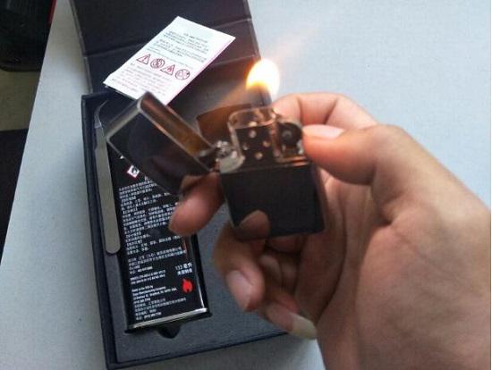 某复古风格打火机