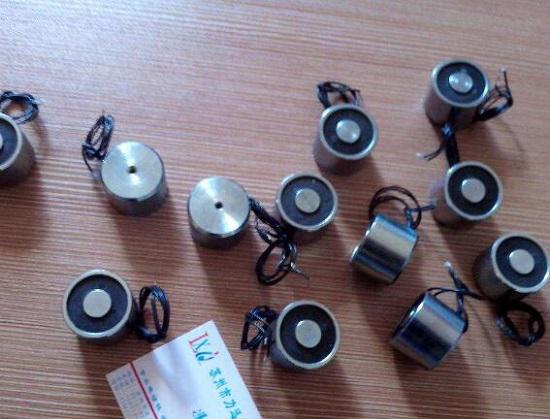 小型电磁铁