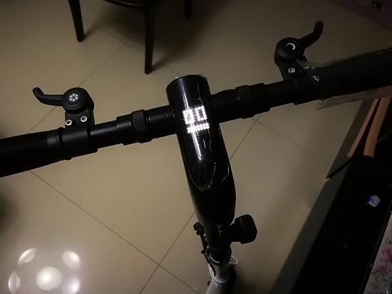 半驴电动滑板车