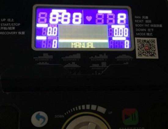 椭圆机的仪表盘
