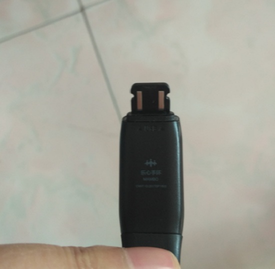 mambo手环的充电接口