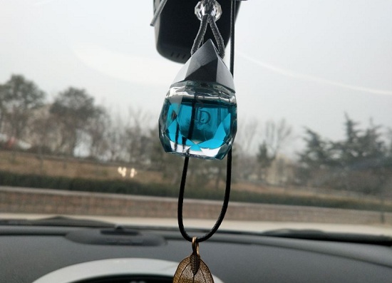 香水香膏可以祛除车内异味