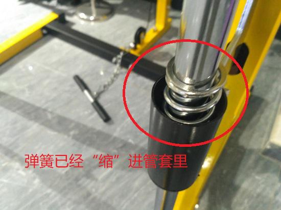家用史密斯架的弹簧缓冲装置