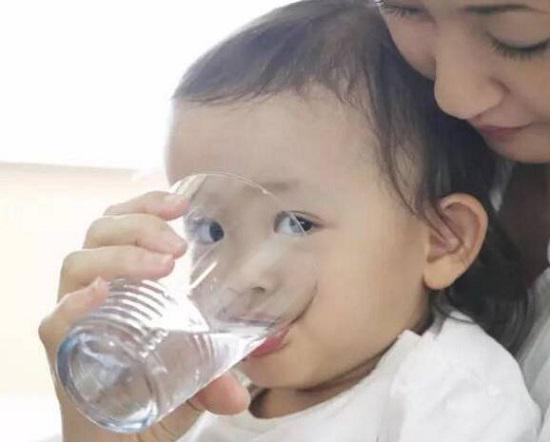 喝白开水