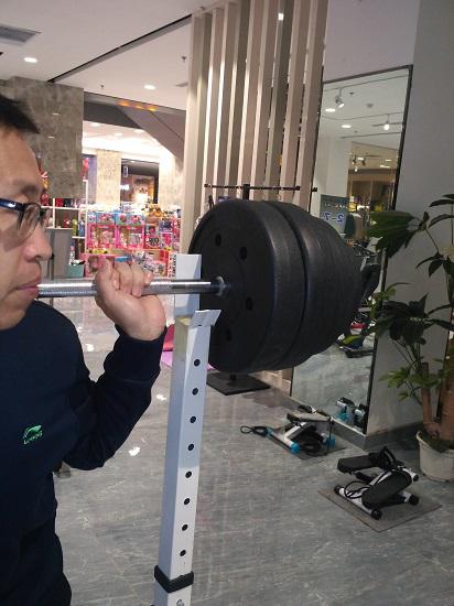 负重深蹲