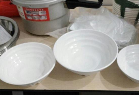 仿瓷餐具