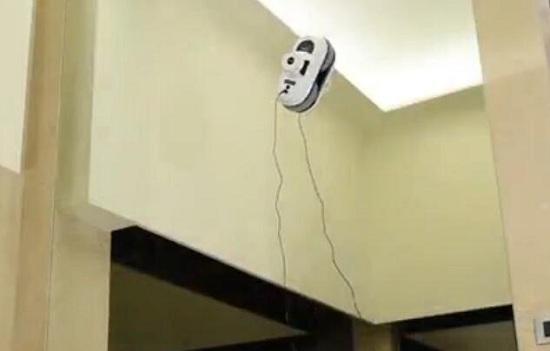 圆形擦窗机器人