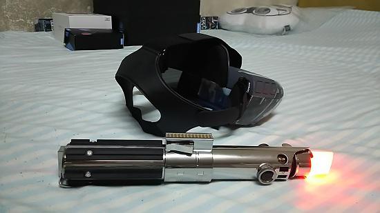 联想Mirage AR眼镜和光剑控制器