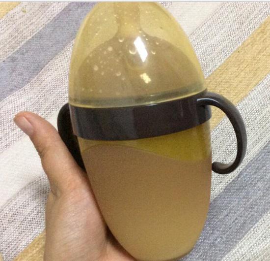造型怪异的母乳仿真奶瓶