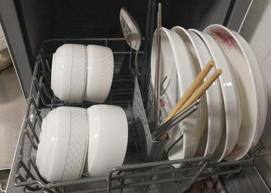 餐具摆放
