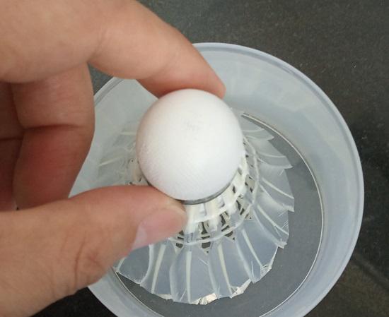 用水泡羽毛球