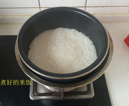 隔水煮好的米饭