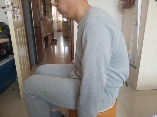 弓腰驼背的体态