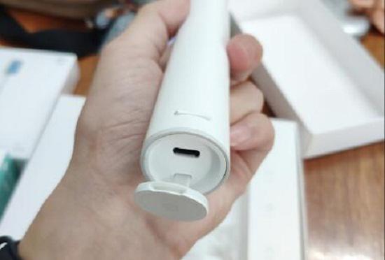 小米T300电动牙刷