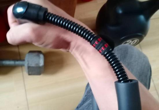 腕力器